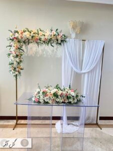استند و دکور بله برون، نامزدی و عقد