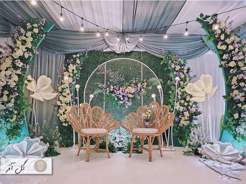 گل‌ آرایی جایگاه عروس و داماد